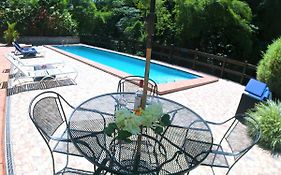 Toraille Waterfall Poolside Apartment